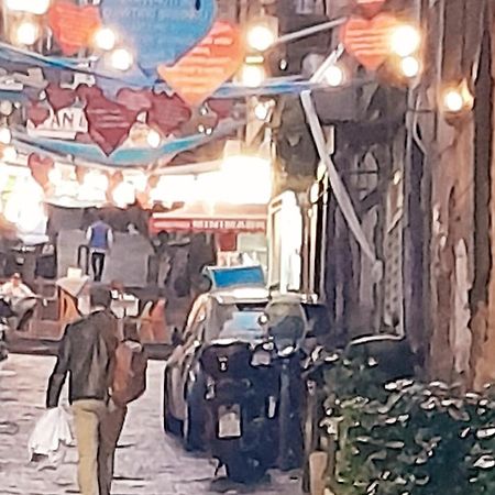 Ferienwohnung Piazza Carita' Centro Storico Neapel Exterior foto