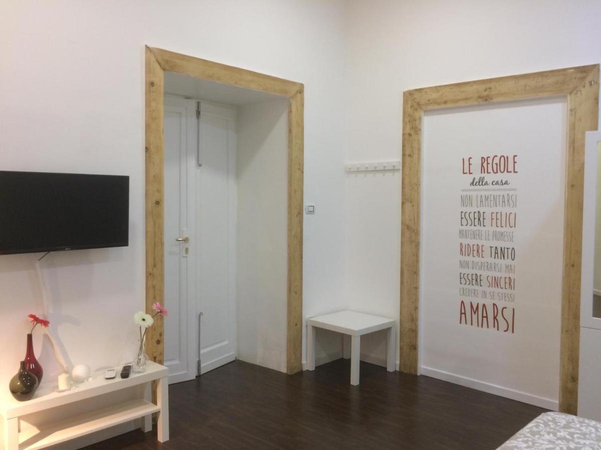 Ferienwohnung Piazza Carita' Centro Storico Neapel Zimmer foto