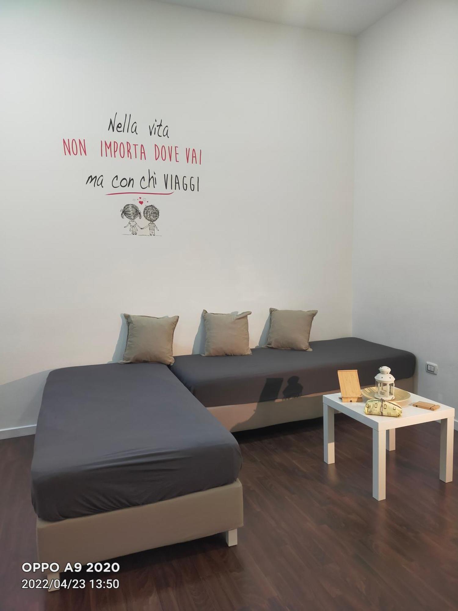 Ferienwohnung Piazza Carita' Centro Storico Neapel Zimmer foto