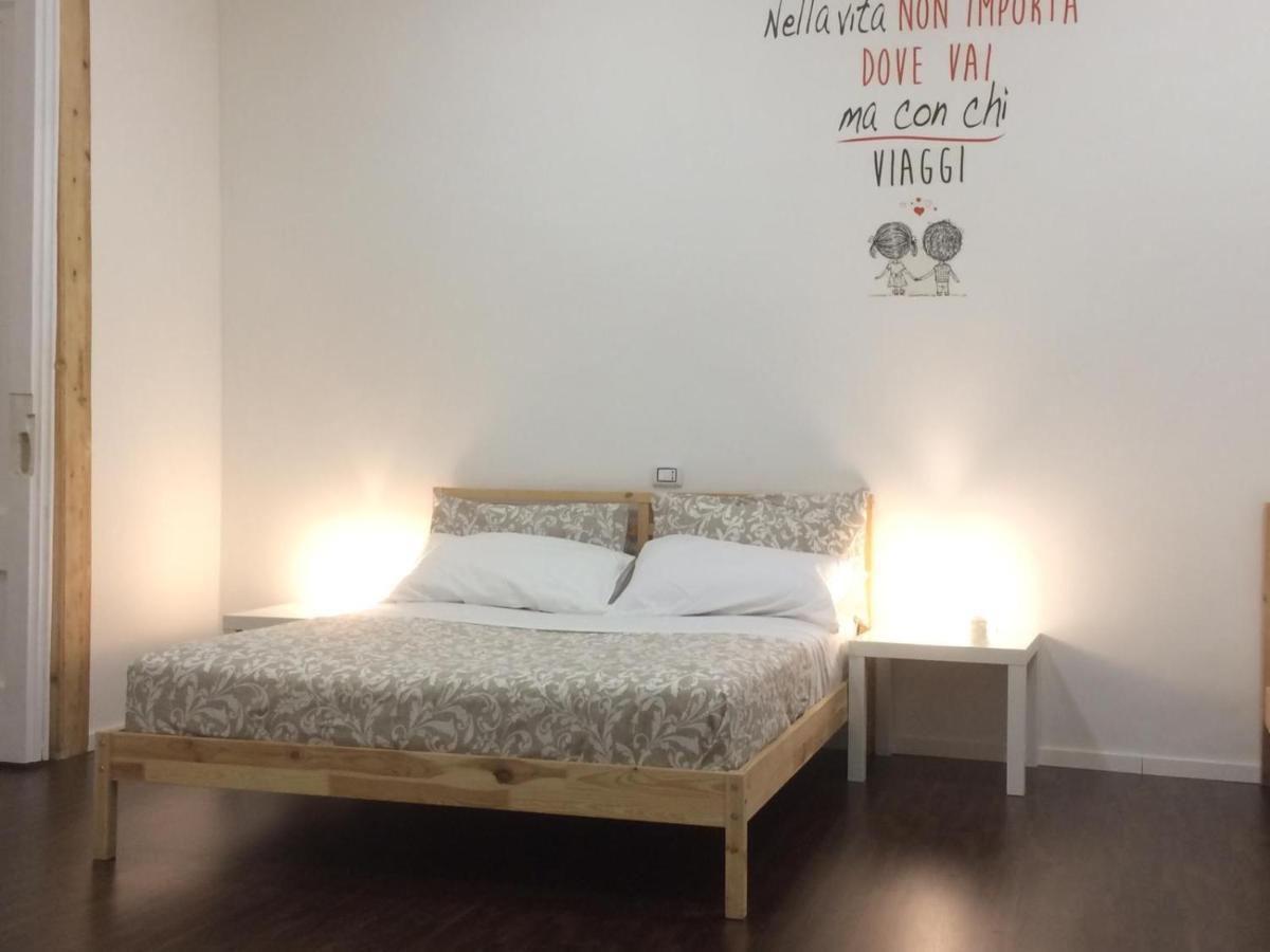 Ferienwohnung Piazza Carita' Centro Storico Neapel Exterior foto