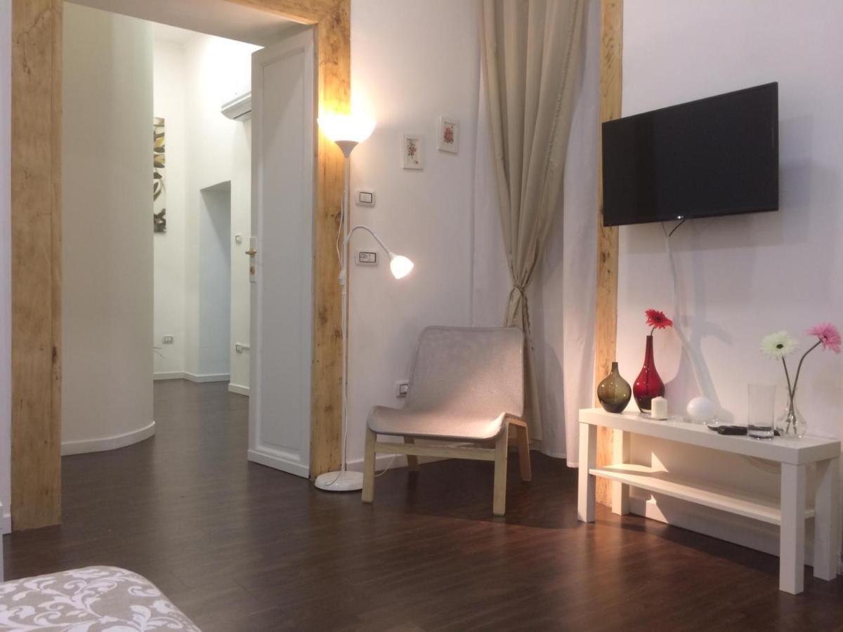 Ferienwohnung Piazza Carita' Centro Storico Neapel Exterior foto