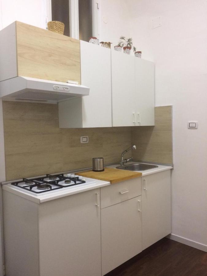 Ferienwohnung Piazza Carita' Centro Storico Neapel Exterior foto
